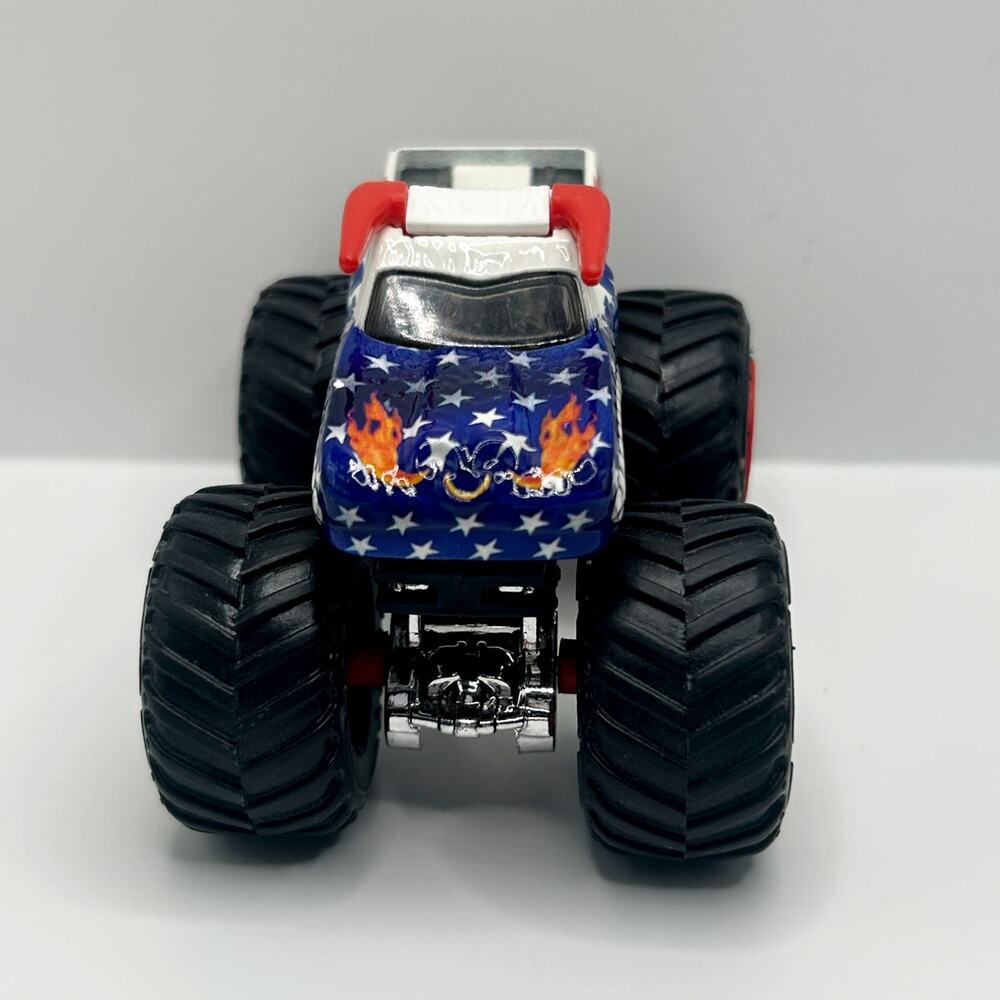 Hot Wheels Monster Jam El Toro Loco Truck 2017 Stars and Stripes 1:64 LOOSE - Picture 2 of 7